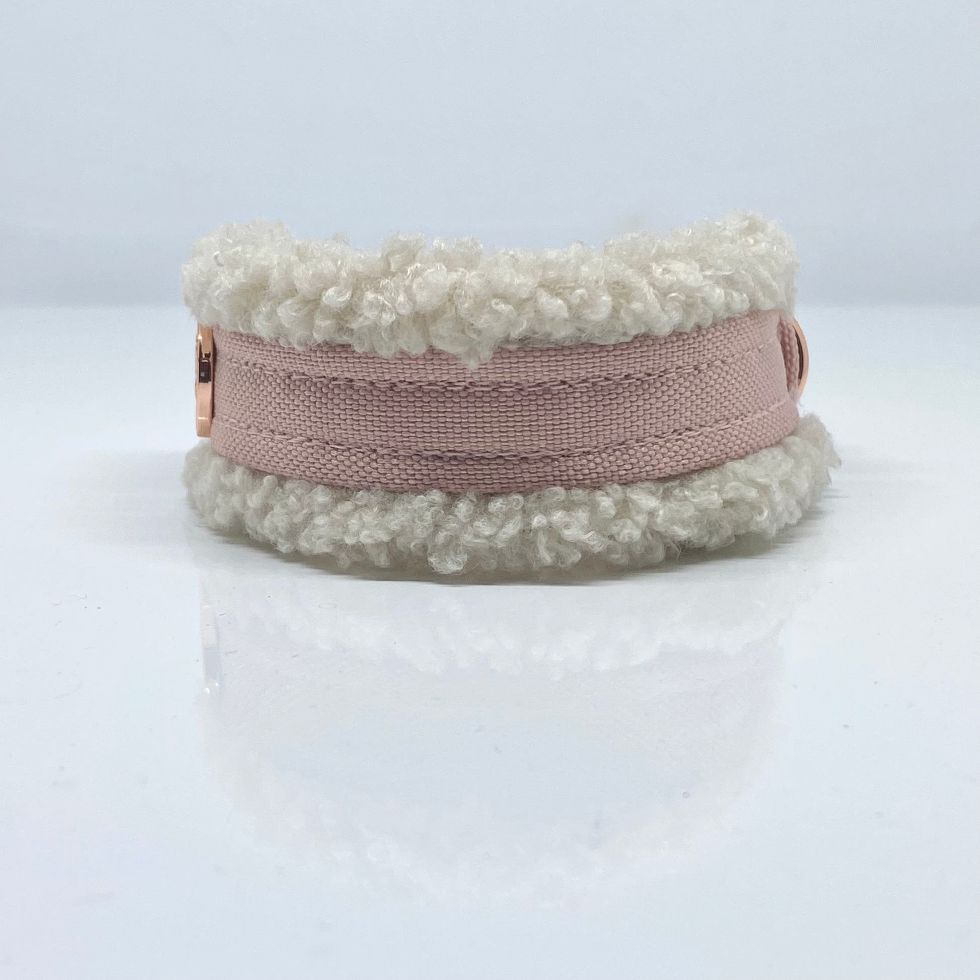 Unterlegtes Halsband BLUSH + Teddy LAMB – Ansicht 1
