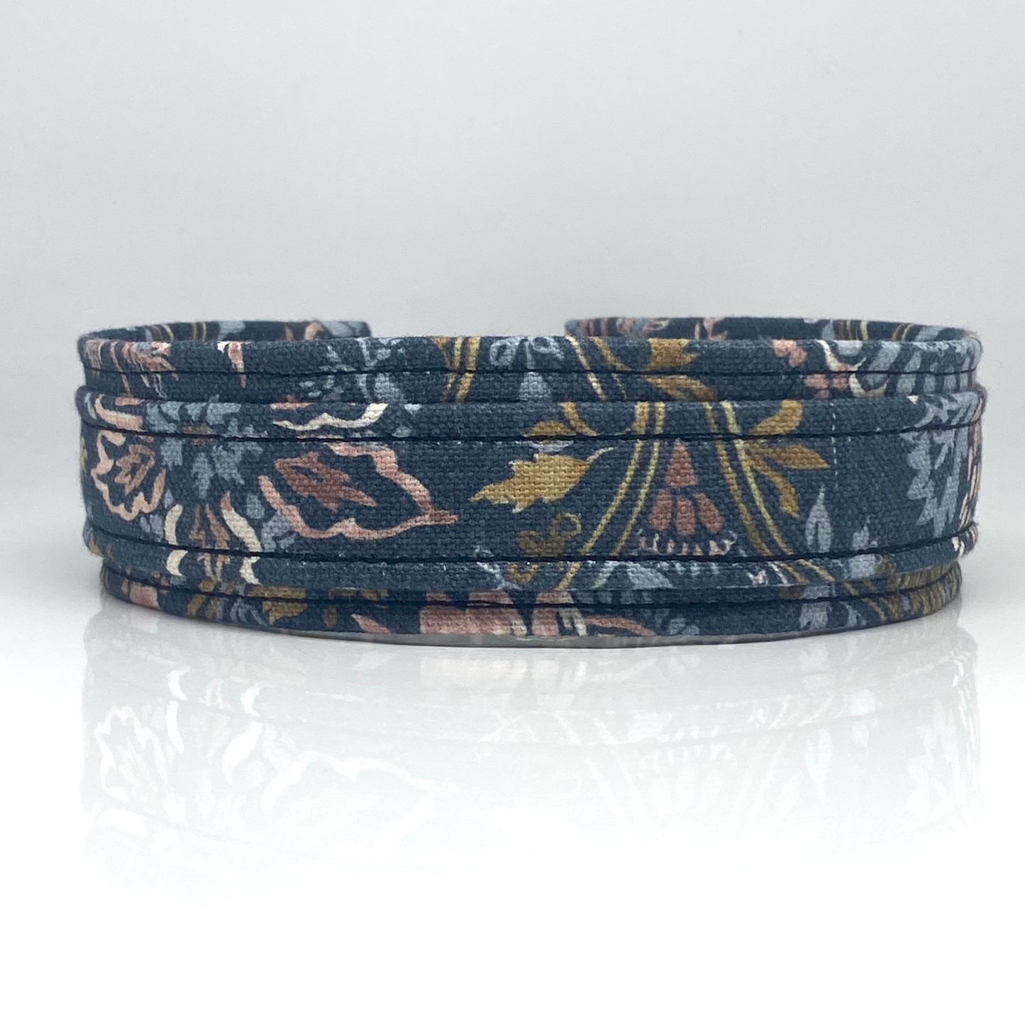 Unterlegtes Halsband BLUMENWIESE BLAU – Ansicht 1